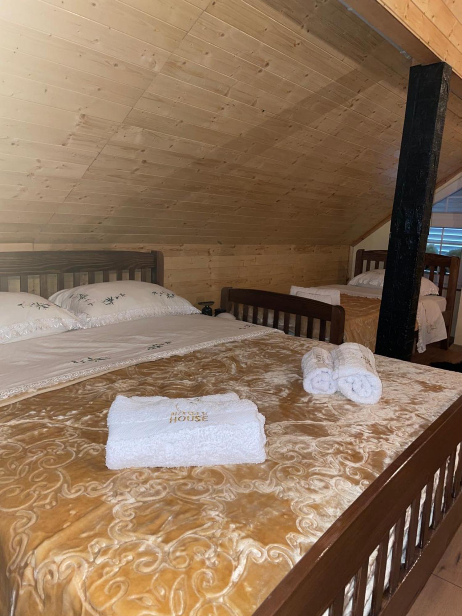 Puke Riza Guest House מראה חיצוני תמונה