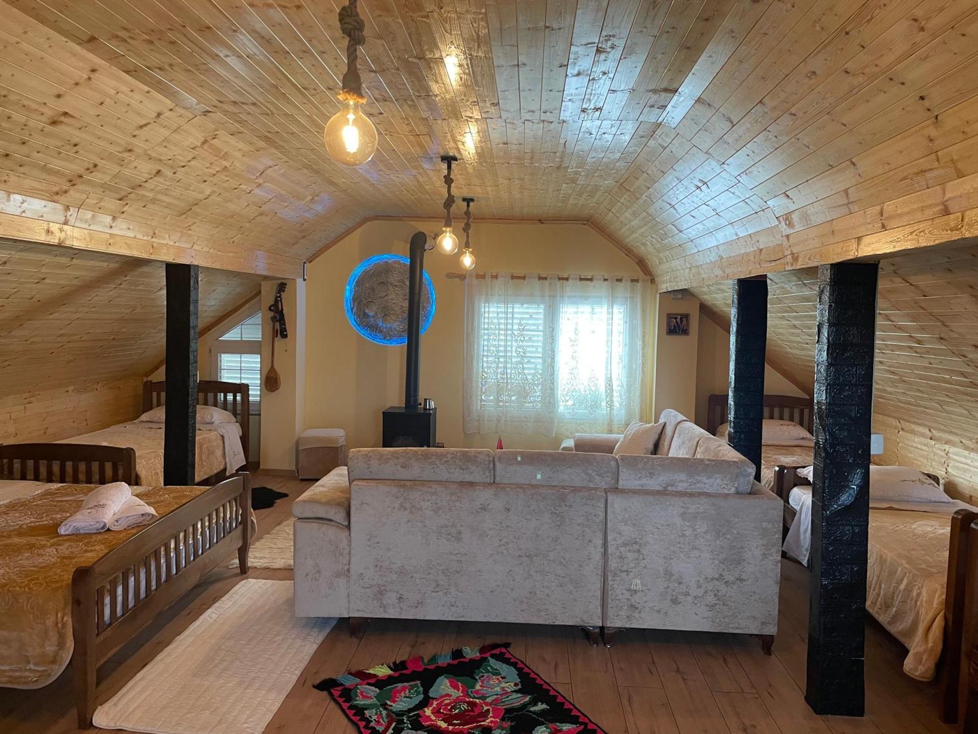 Puke Riza Guest House מראה חיצוני תמונה
